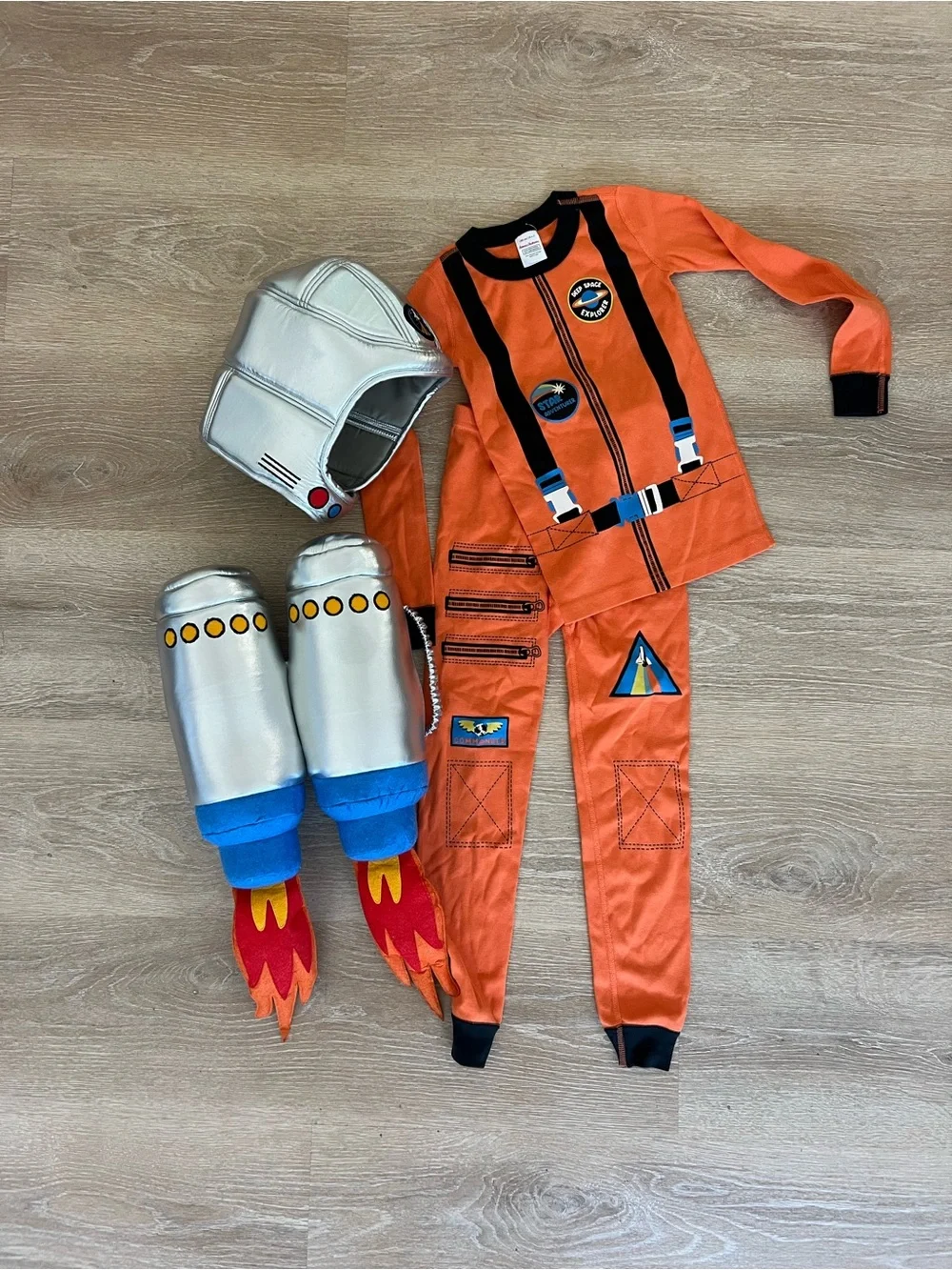 Hanna Andersson Astronaut Pajama set with Helmet & Rocket Pack